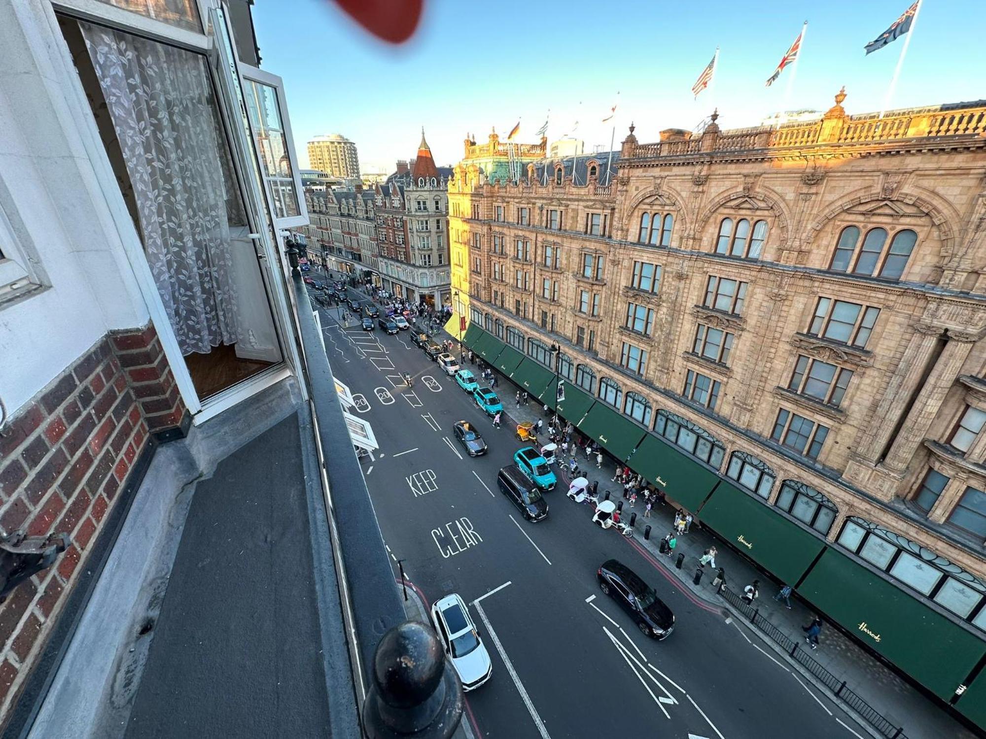 Knightsbridge Luxurious Residence - Facing Harrods ลอนดอน ภายนอก รูปภาพ