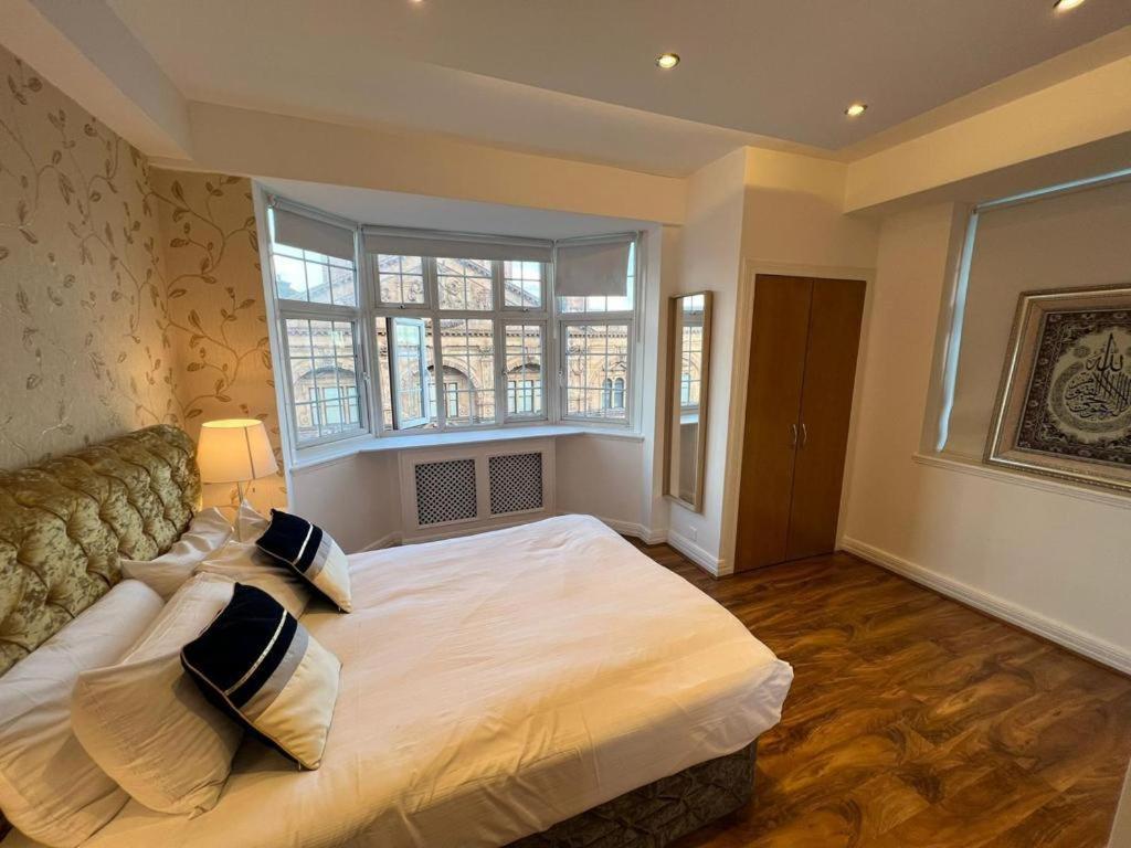 Knightsbridge Luxurious Residence - Facing Harrods ลอนดอน ภายนอก รูปภาพ