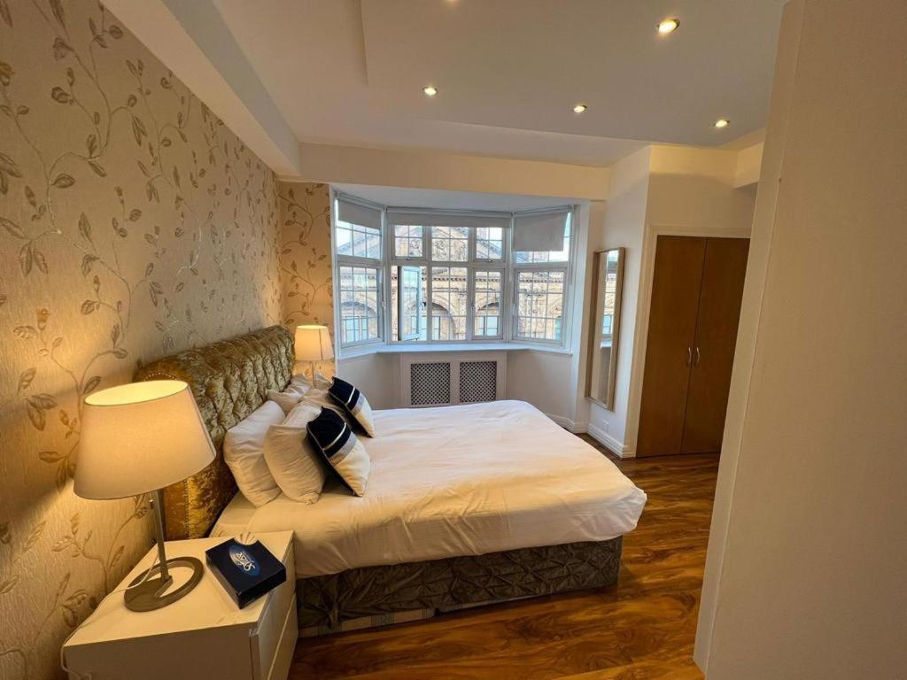 Knightsbridge Luxurious Residence - Facing Harrods ลอนดอน ภายนอก รูปภาพ