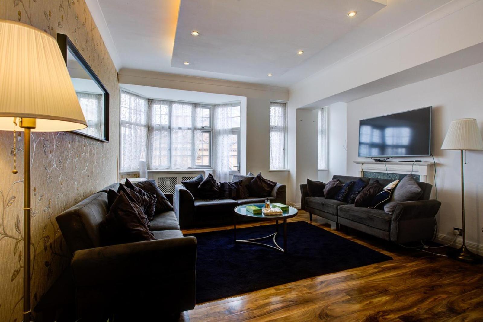 Knightsbridge Luxurious Residence - Facing Harrods ลอนดอน ภายนอก รูปภาพ